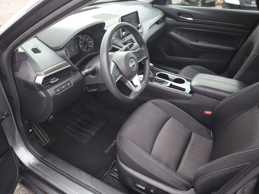 Used 2024 Nissan Altima 2.5 SV image 13