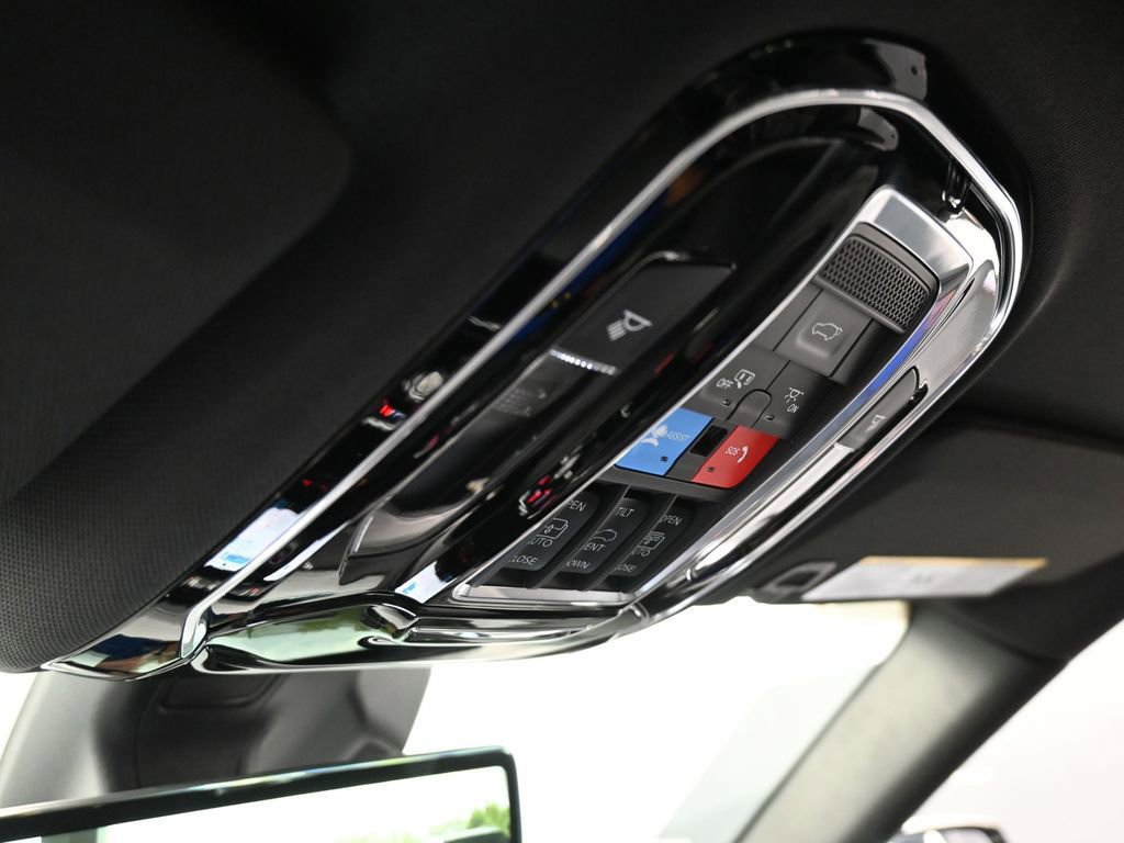 Used 2024 Jeep Grand Cherokee Overland w/ Luxury Tech Group IV image 32