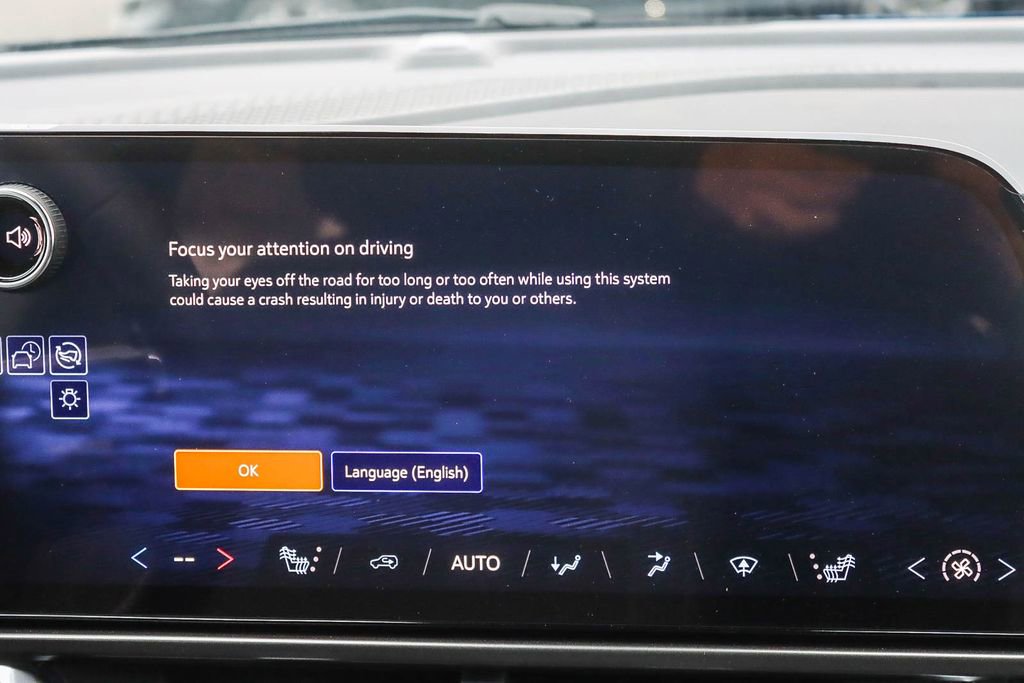 Used 2026 Chevrolet Equinox EV LT w/ Comfort Package AWD/4WD image 11