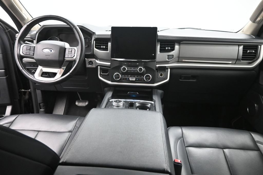 Used 2024 Ford Expedition XLT RWD image 16