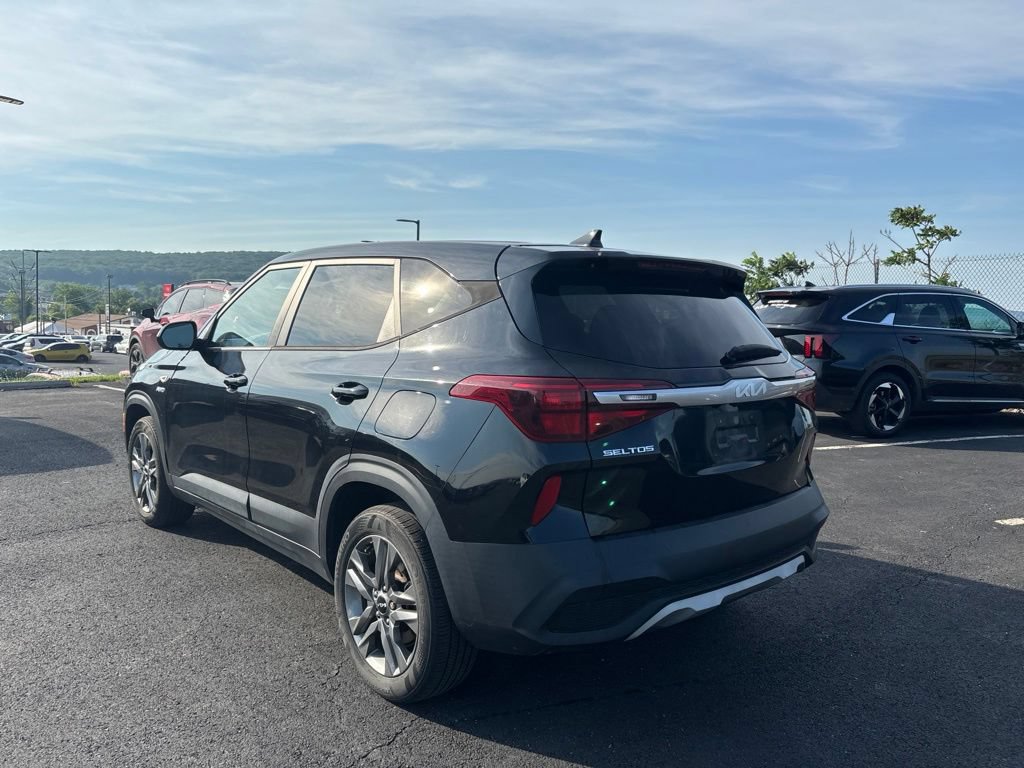 Used 2023 Kia Seltos LX AWD/4WD image 5