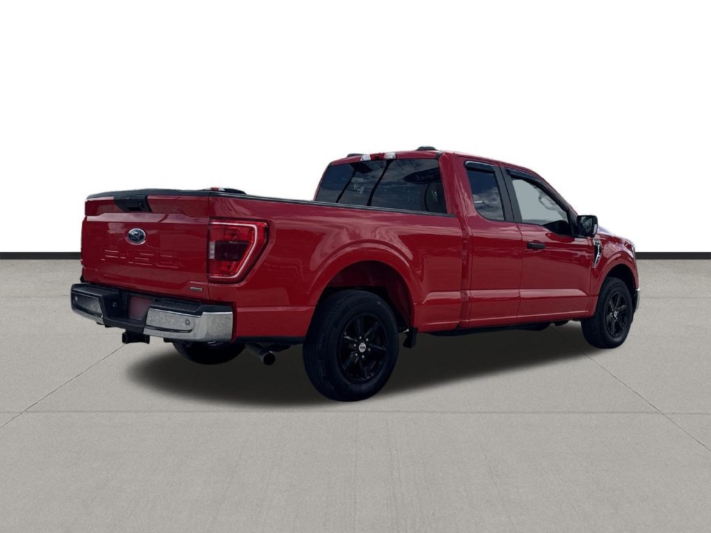 Used 2022 Ford F150 XLT w/ Trailer Tow Package RWD image 5