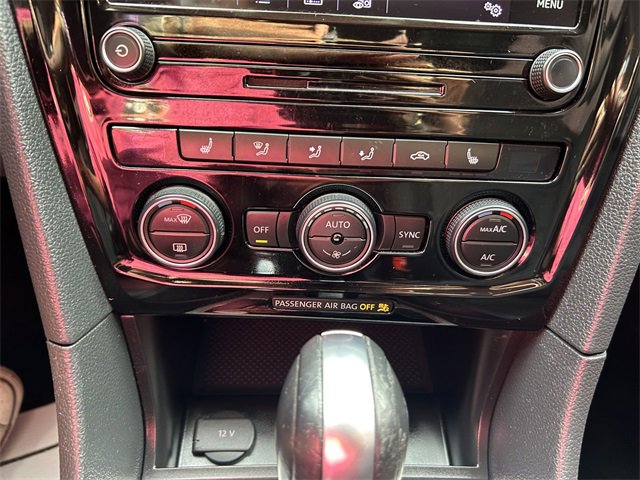 Used 2020 Volkswagen Passat 2.0T R-Line image 32