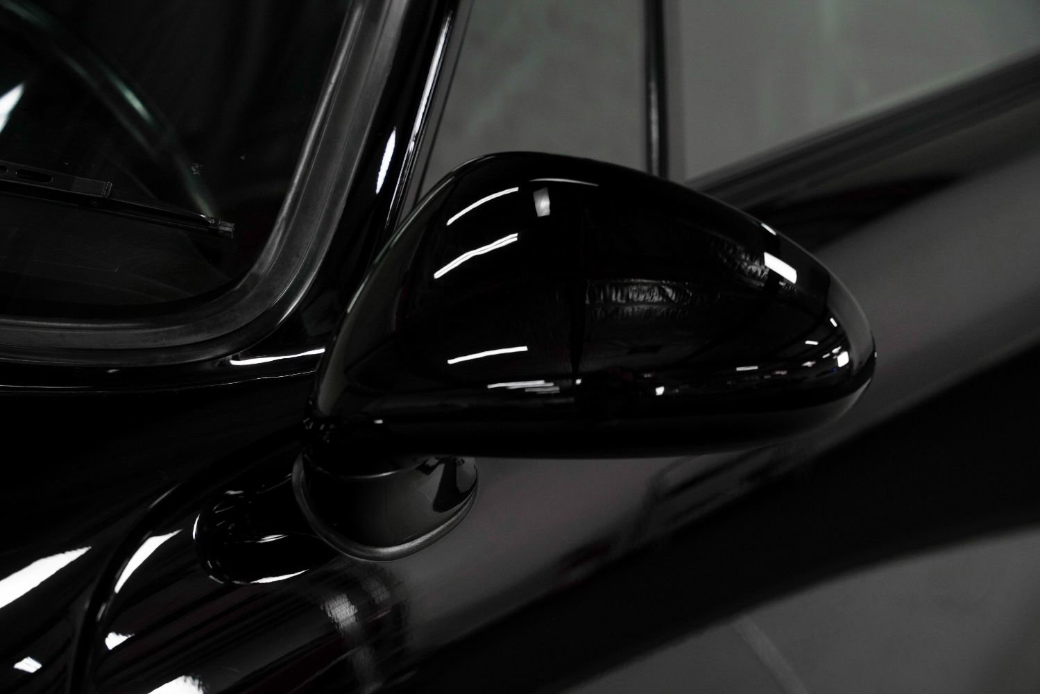 Used 1991 Porsche 911 Turbo image 20