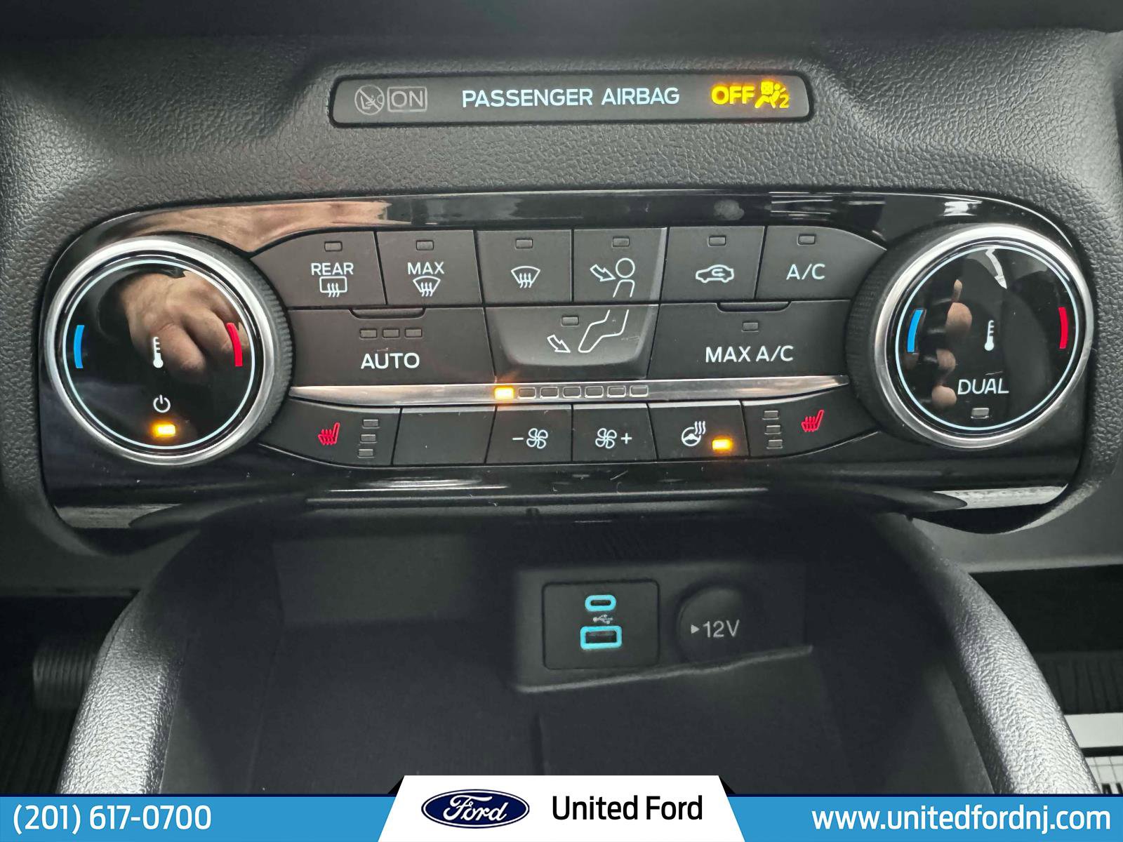 Used 2022 Ford Escape SEL w/ SEL Stealth AWD Package image 24