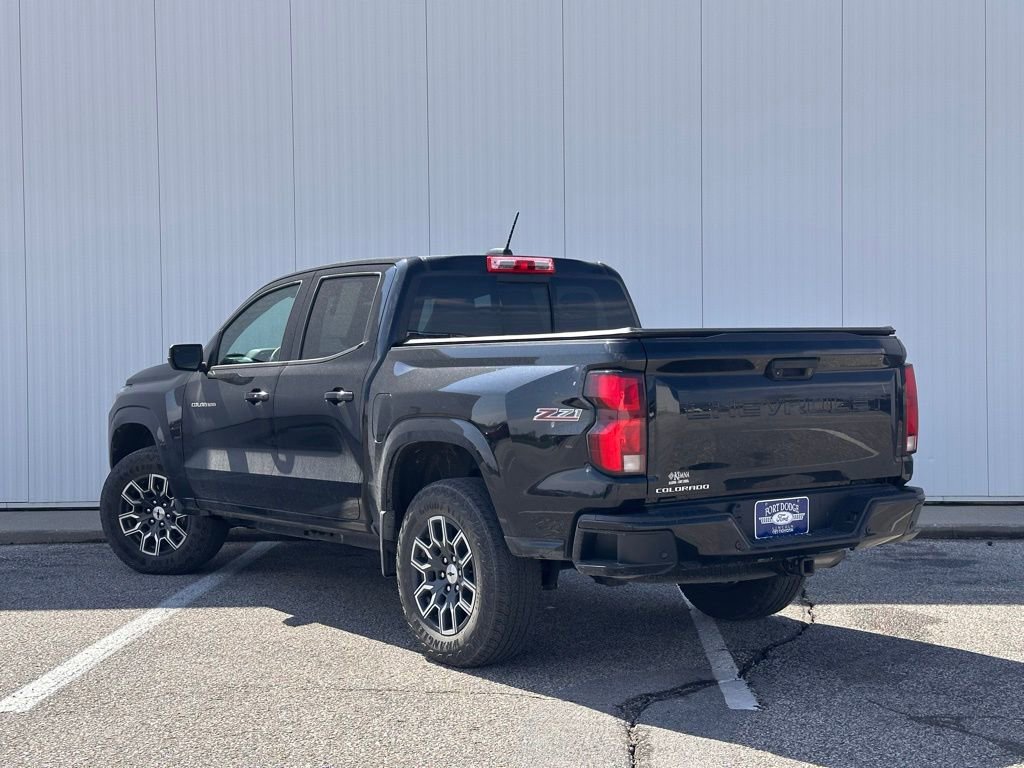 Used 2023 Chevrolet Colorado Z71 w/ Z71 Convenience Package 2 AWD/4WD image 3