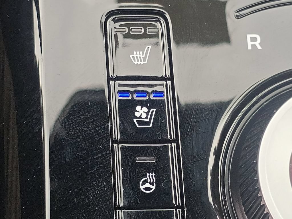 Used 2023 Kia Niro Wave w/ Wave Preserve Package FWD image 6