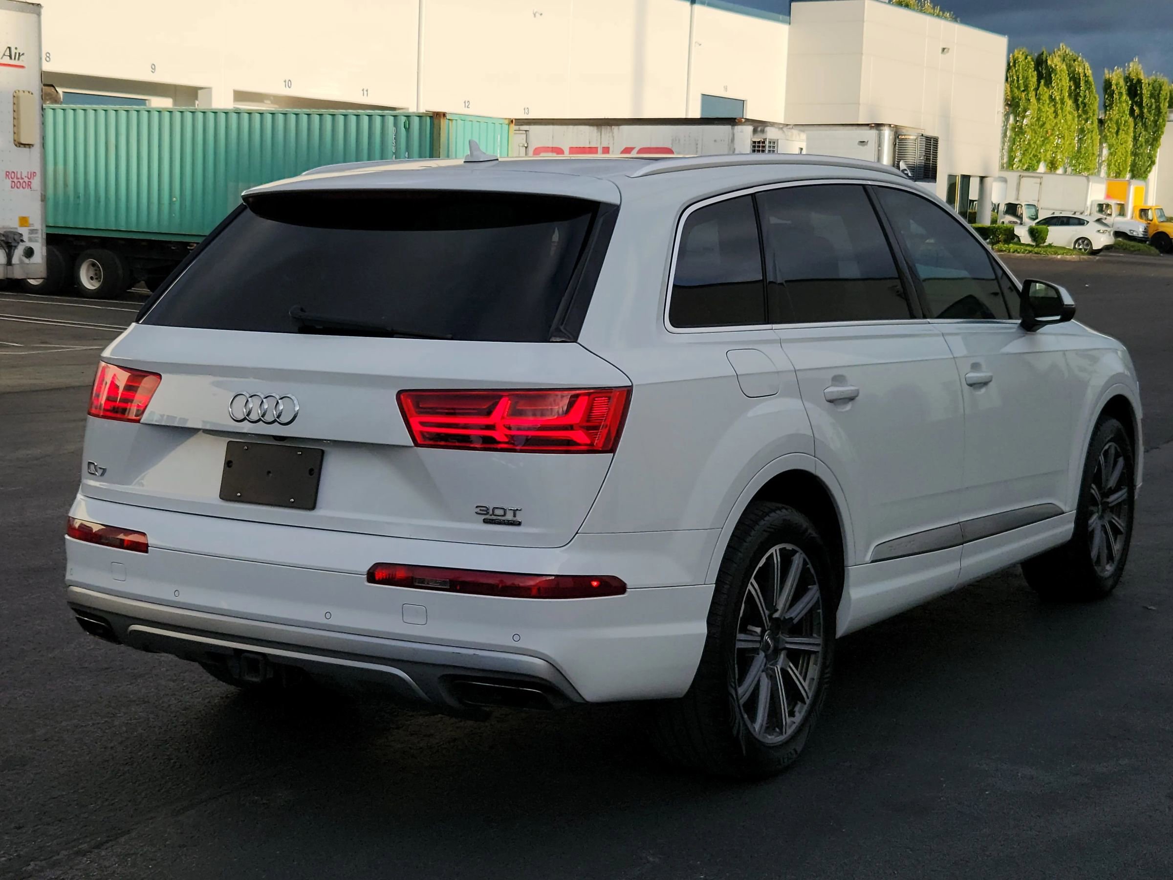 Used 2017 Audi Q7 3.0T Premium Plus image 4