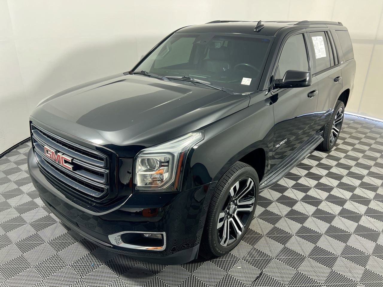 Used 2019 GMC Yukon SLT w/ Graphite Edition RWD image 7