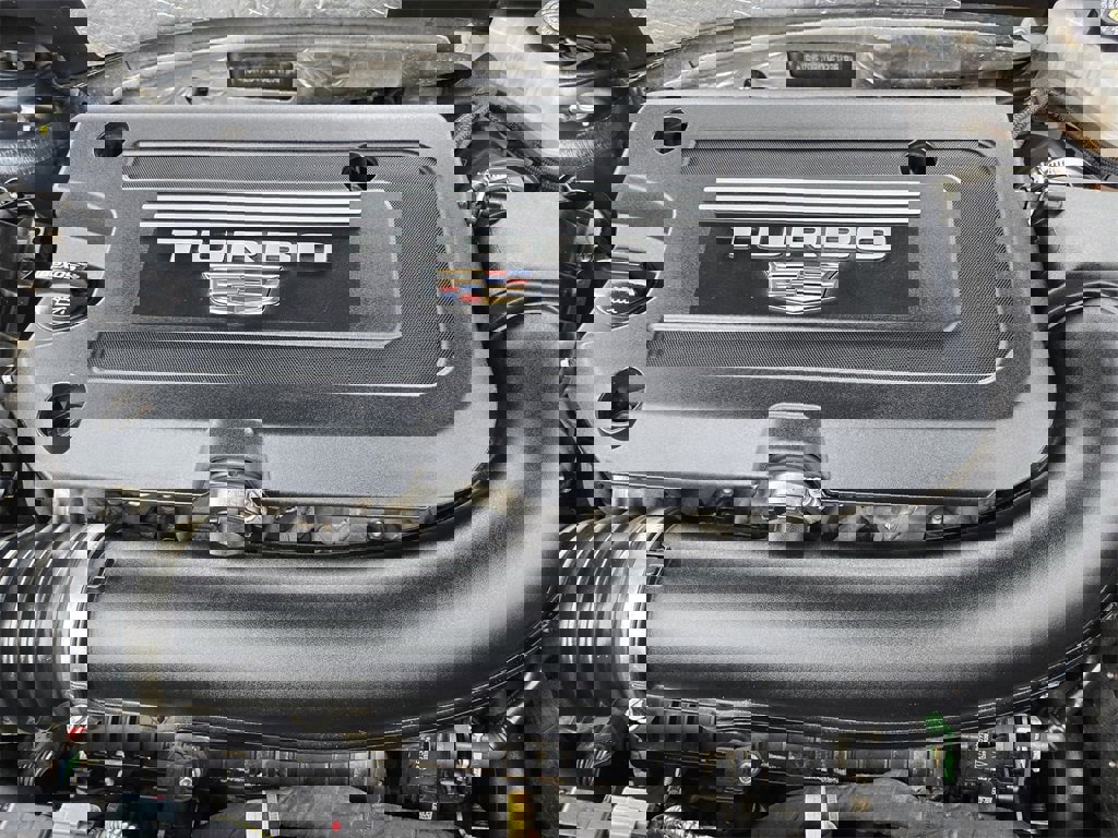 Used 2021 Cadillac XT4 Premium Luxury w/ Cold Weather Package image 19