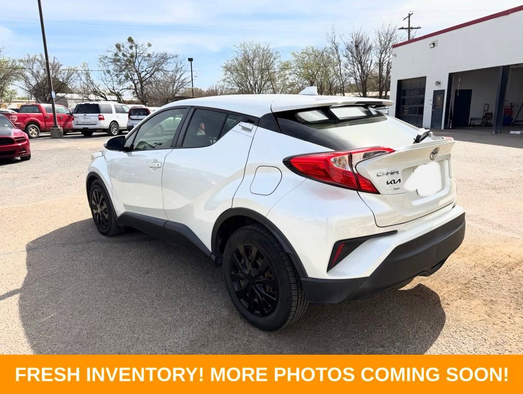 Used 2019 Toyota C-HR LE image 4