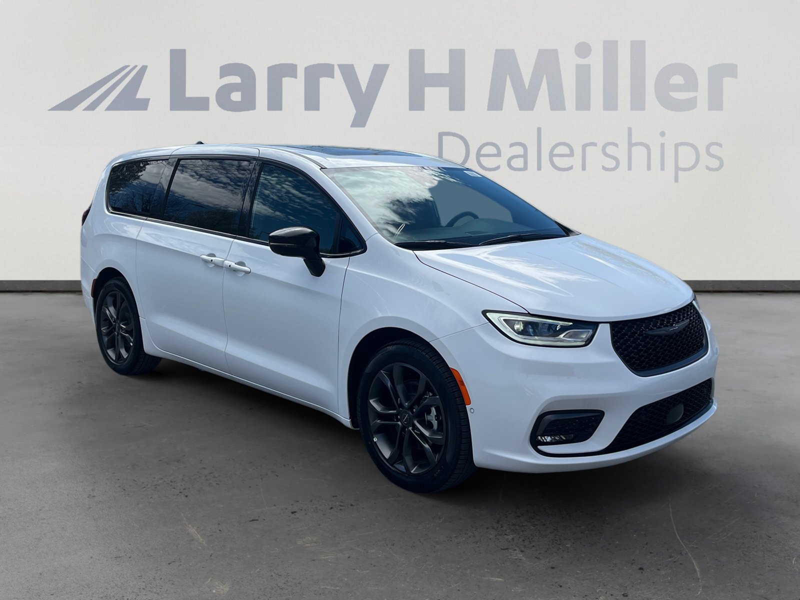 New 2026 Chrysler Pacifica Select image 7