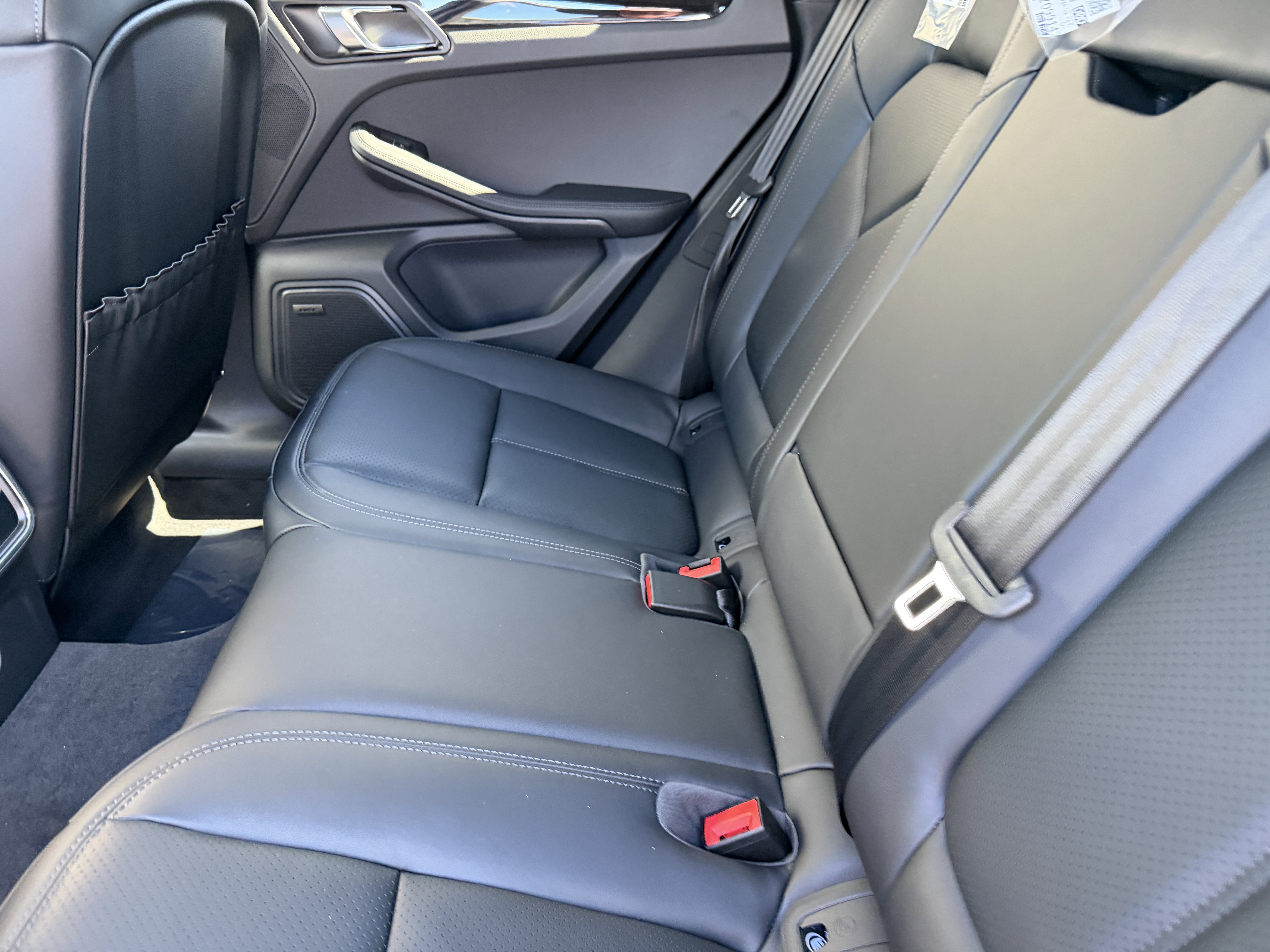 New 2026 Porsche Macan AWD/4WD image 21