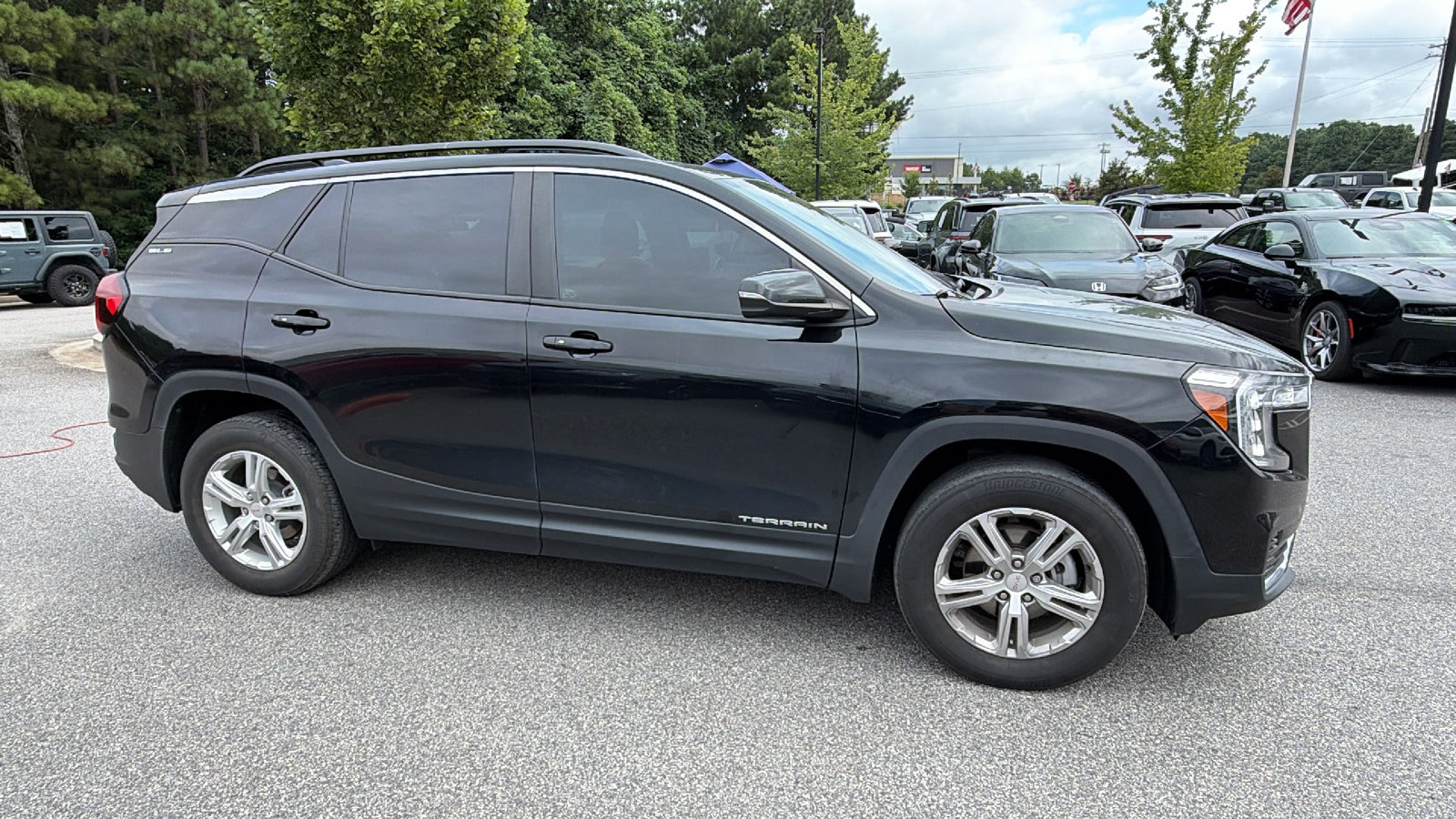 Used 2022 GMC Terrain SLE w/ Driver Convenience Package AWD/4WD image 7