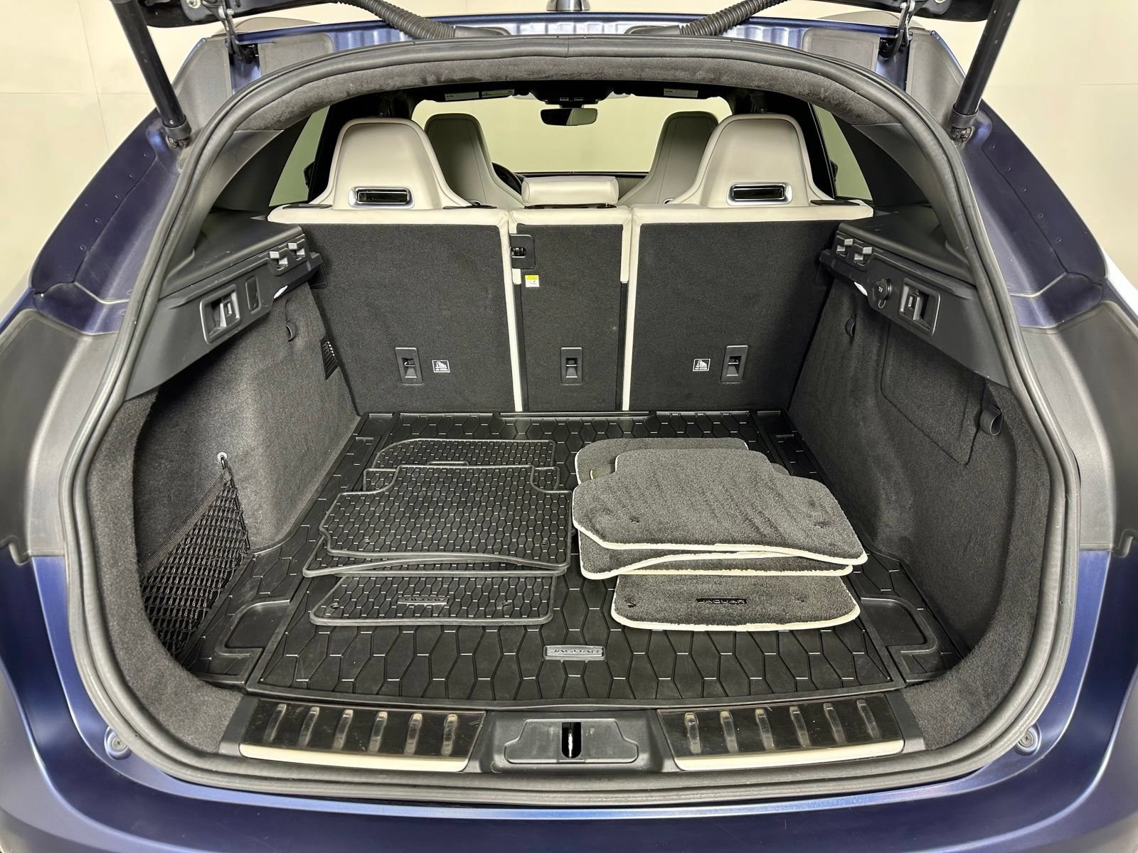Used 2020 Jaguar F-PACE SVR AWD/4WD image 26