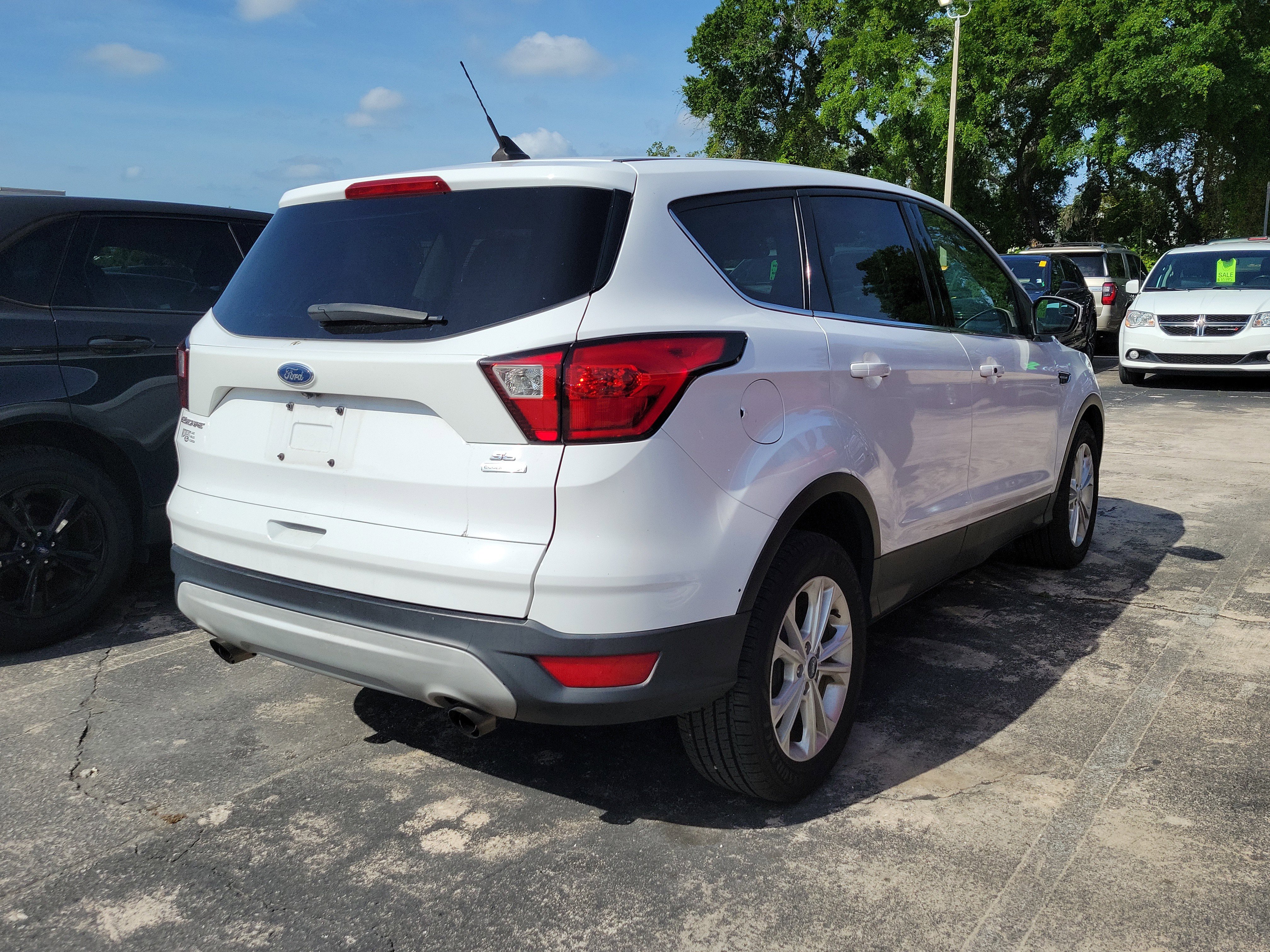 Used 2019 Ford Escape SE image 5