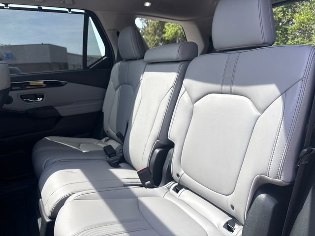 Certified 2023 Honda Pilot Touring image 21