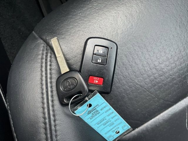 Used 2021 Toyota Tacoma TRD Off-Road image 24