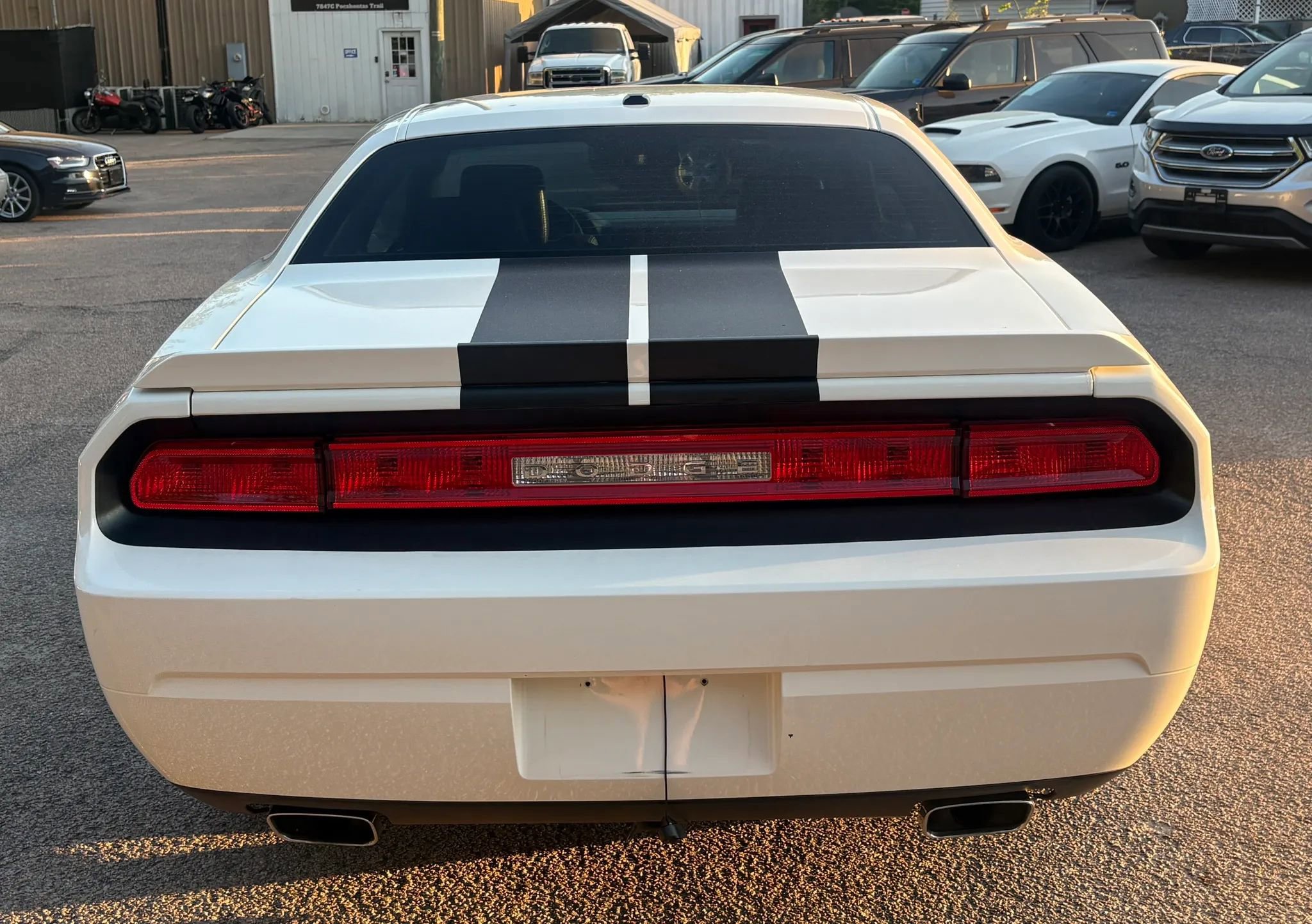 Used 2010 Dodge Challenger R/T RWD image 5