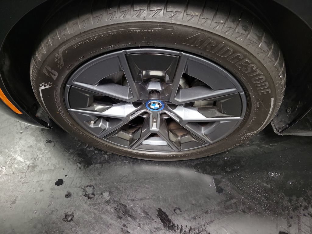 Used 2023 BMW i4 eDrive35 w/ Premium Package RWD image 14