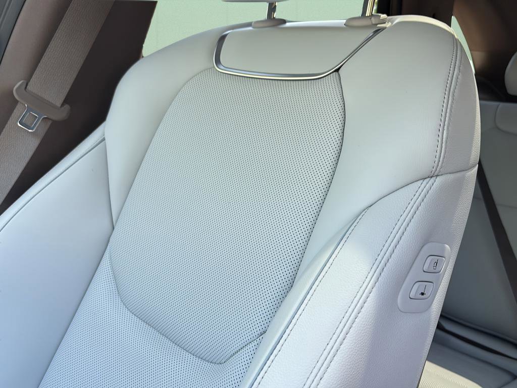 Certified 2026 Genesis GV70 2.5T Advanced AWD/4WD image 41