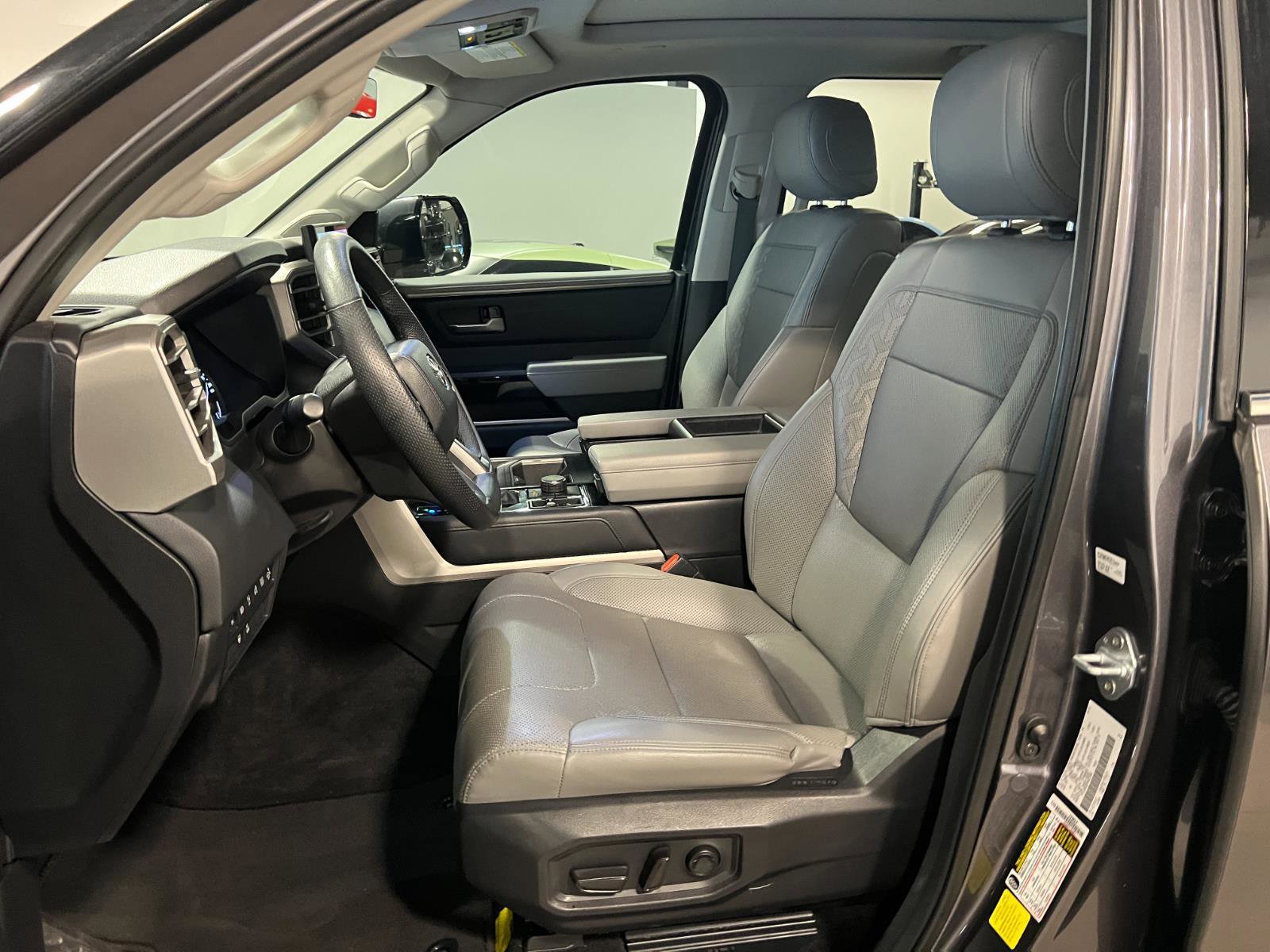 Used 2022 Toyota Tundra Limited image 9