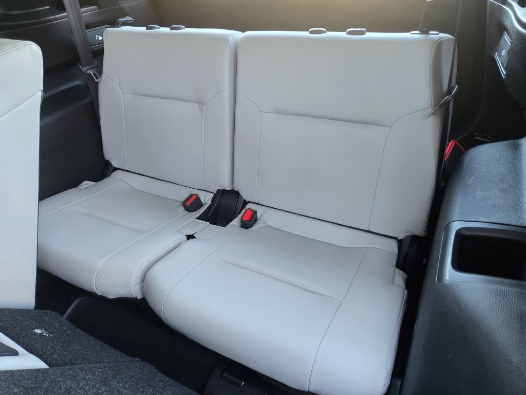 Used 2023 Mitsubishi Outlander SEL FWD image 15
