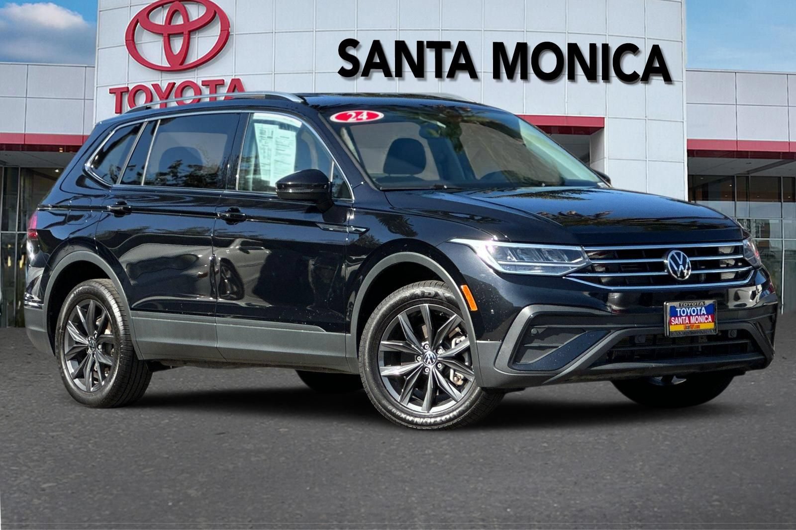 Used 2024 Volkswagen Tiguan SE