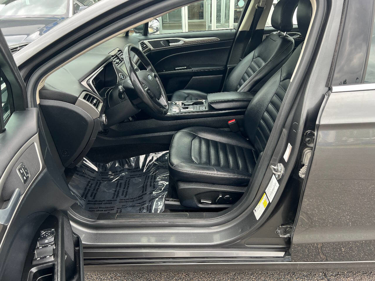 Used 2019 Ford Fusion SEL FWD image 19