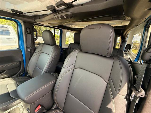 Certified 2025 Jeep Wrangler Sahara w/ Safety Group image 24