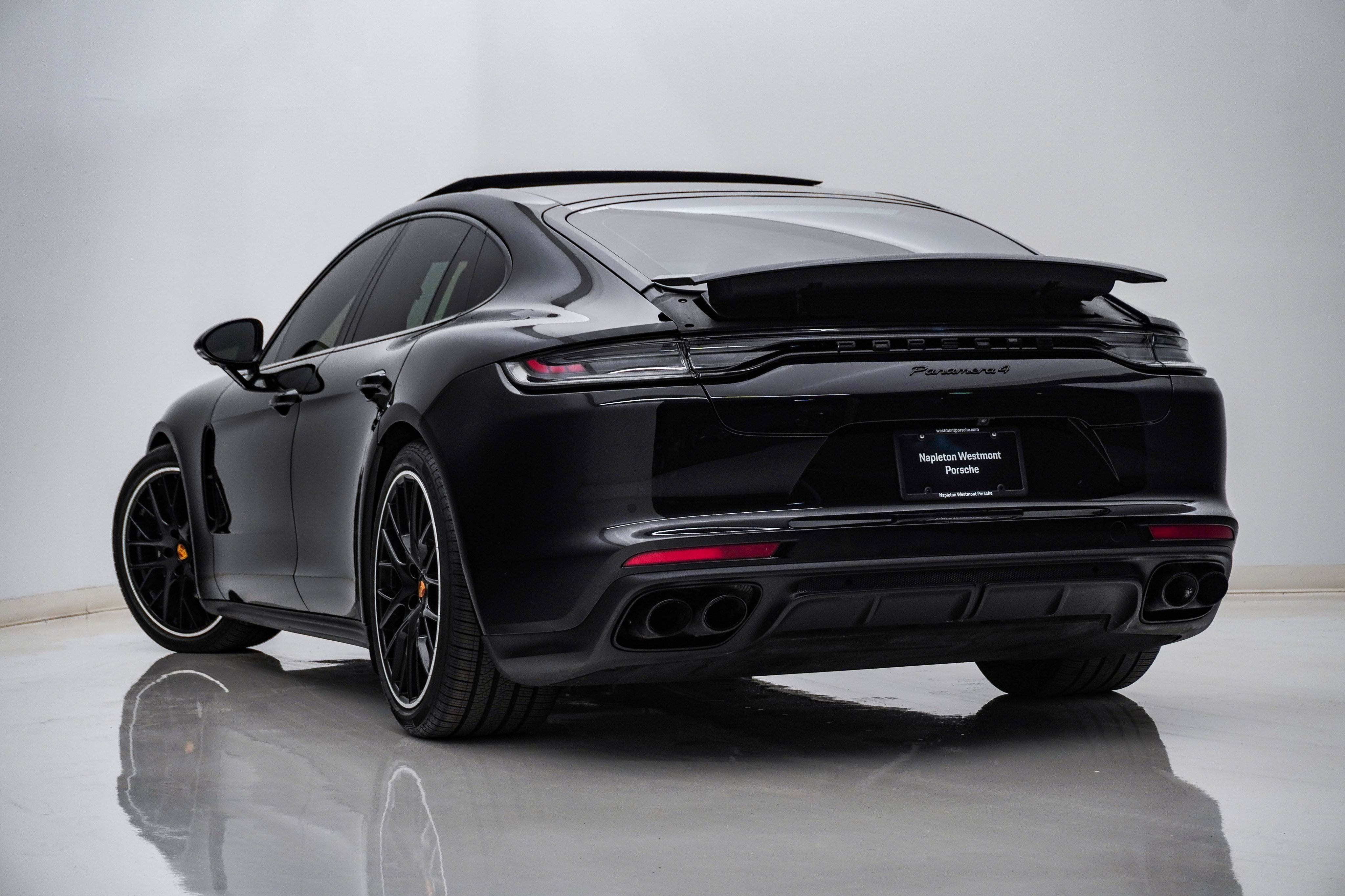 Certified 2023 Porsche Panamera image 3