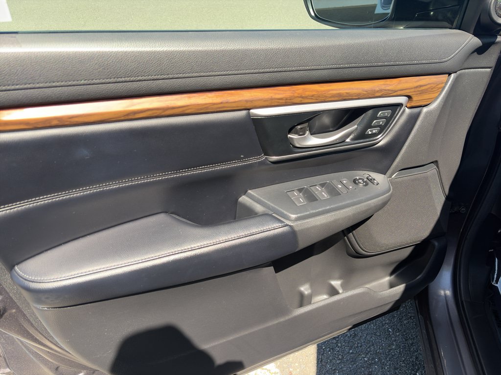 Used 2018 Honda CR-V Touring image 5