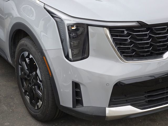 Certified 2024 Kia Sorento S image 4