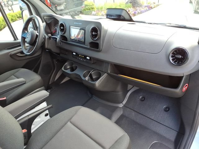 Used 2025 Mercedes-Benz Sprinter 2500 image 15