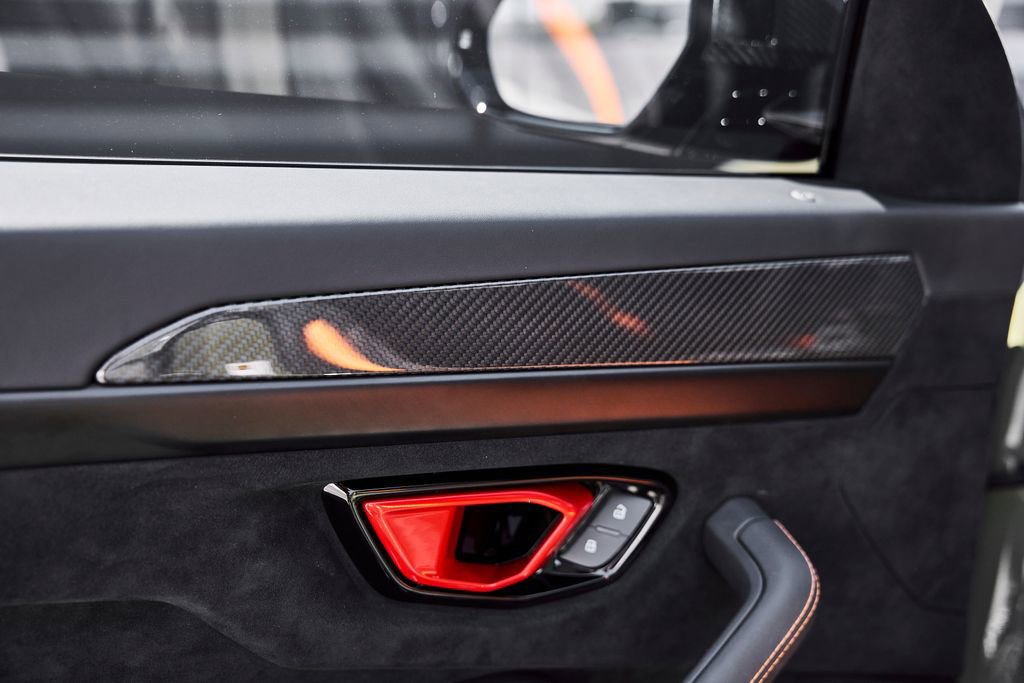Used 2023 Lamborghini Urus Performante AWD/4WD image 41