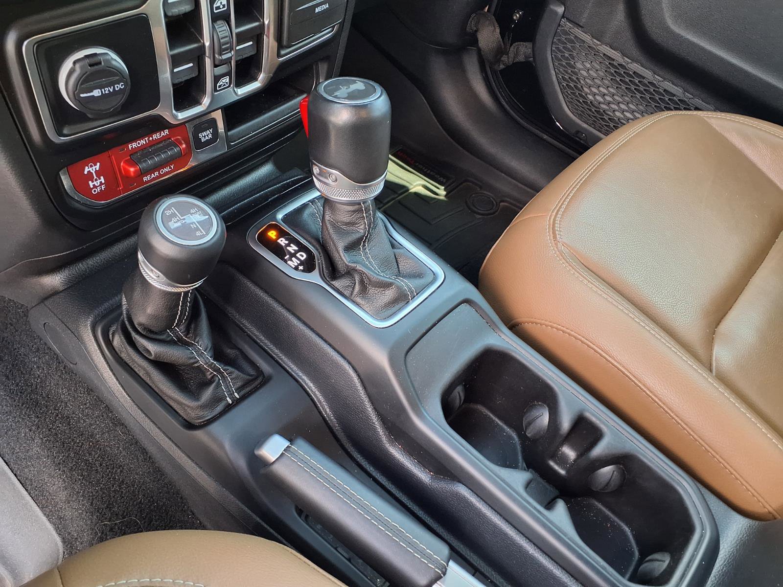 Used 2021 Jeep Wrangler Unlimited Rubicon 4xe w/ Steel Bumper Group image 12