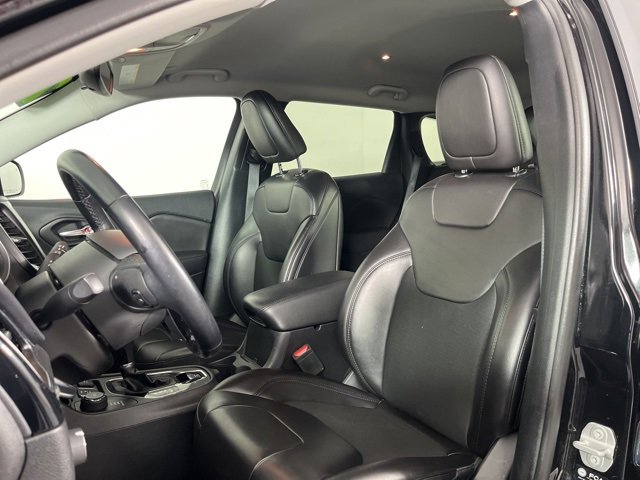 Used 2021 Jeep Cherokee Latitude Plus image 4