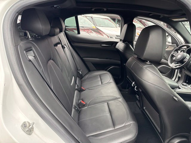Used 2023 Alfa Romeo Stelvio Ti AWD/4WD image 32