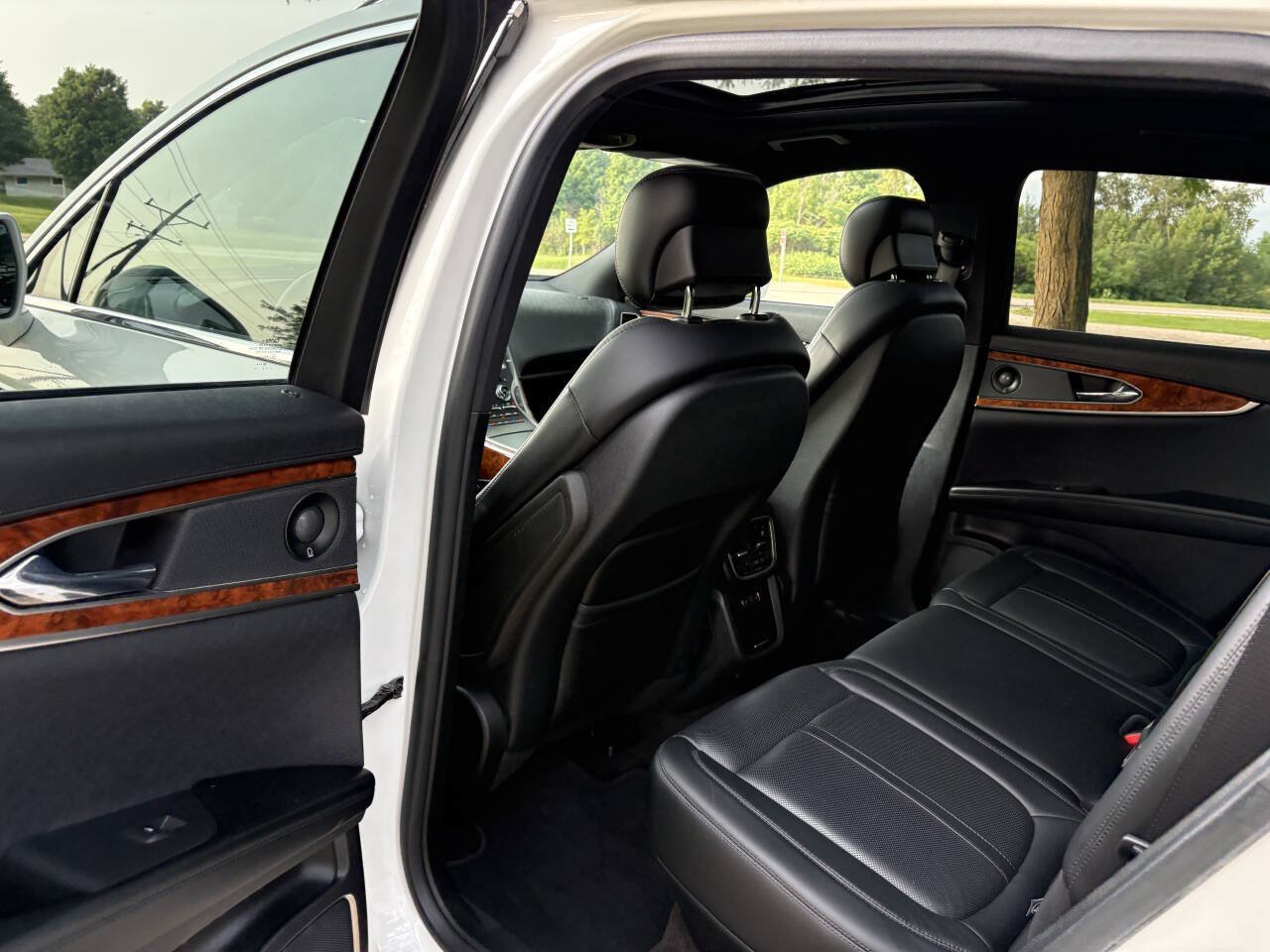 Used 2020 Lincoln Nautilus Reserve w/ Equipment Group 201A AWD/4WD image 26