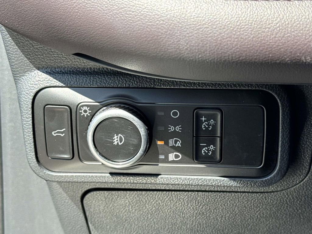 Used 2025 Ford Explorer Platinum AWD/4WD image 22