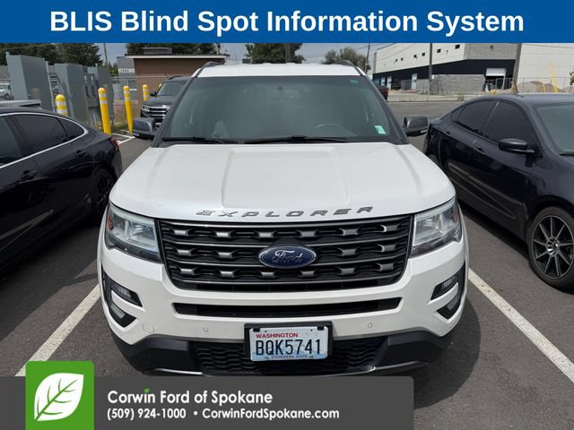 Used 2017 Ford Explorer XLT w/ Equipment Group 202A AWD/4WD image 7