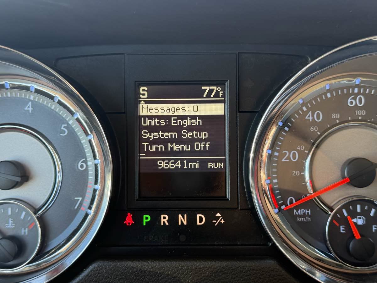 Used 2013 Chrysler Town & Country Touring-L w/ Driver Convenience Group FWD image 31