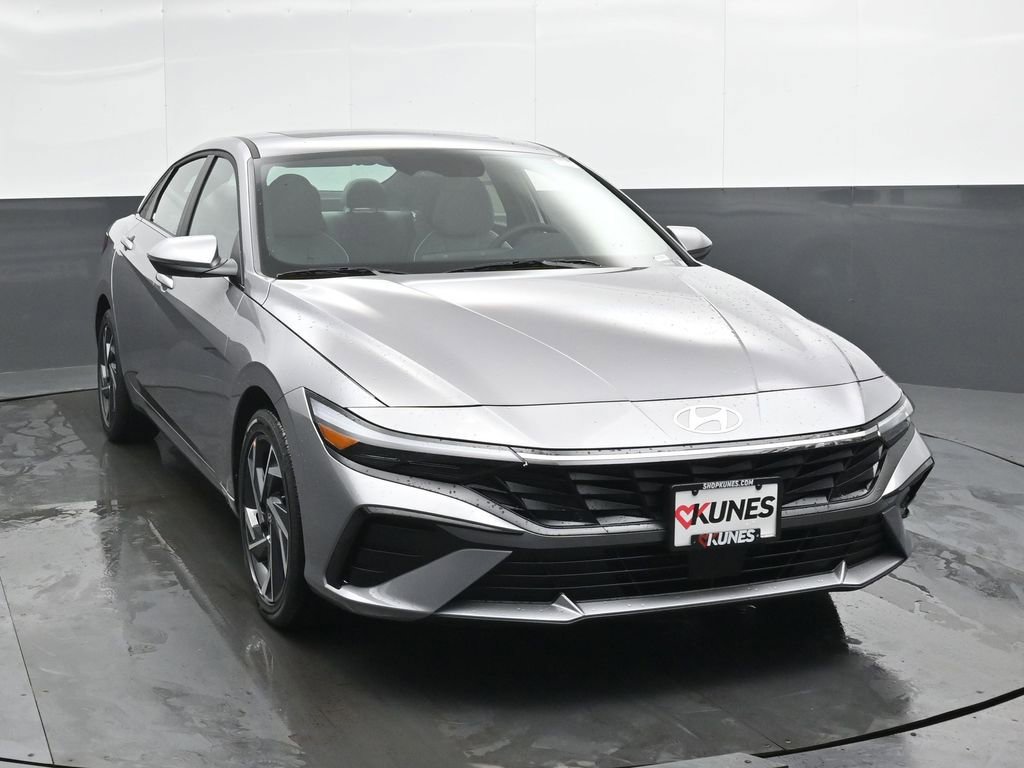 New 2026 Hyundai Elantra Limited w/ Cargo Package image 4