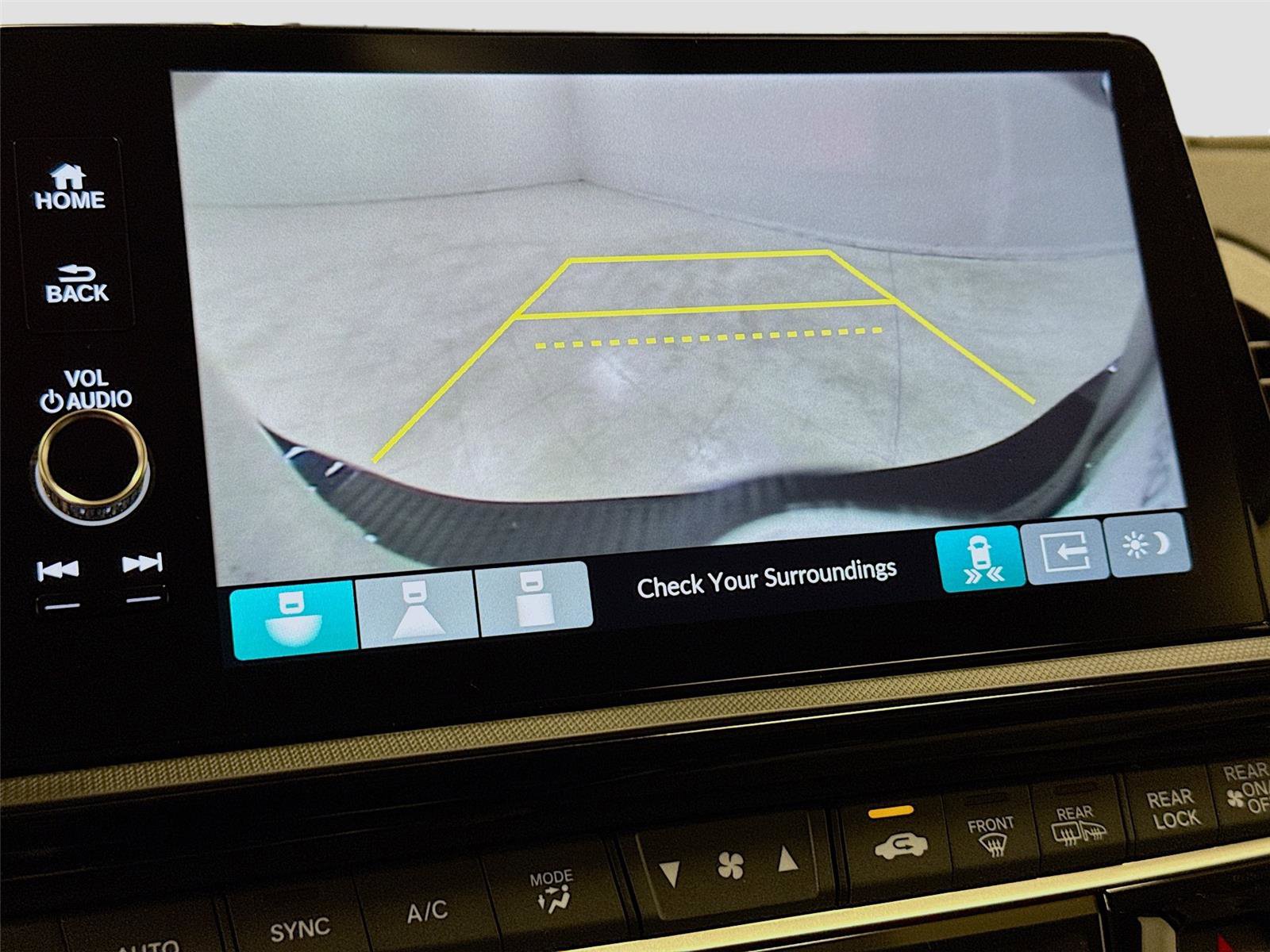 New 2026 Honda Odyssey Touring image 13