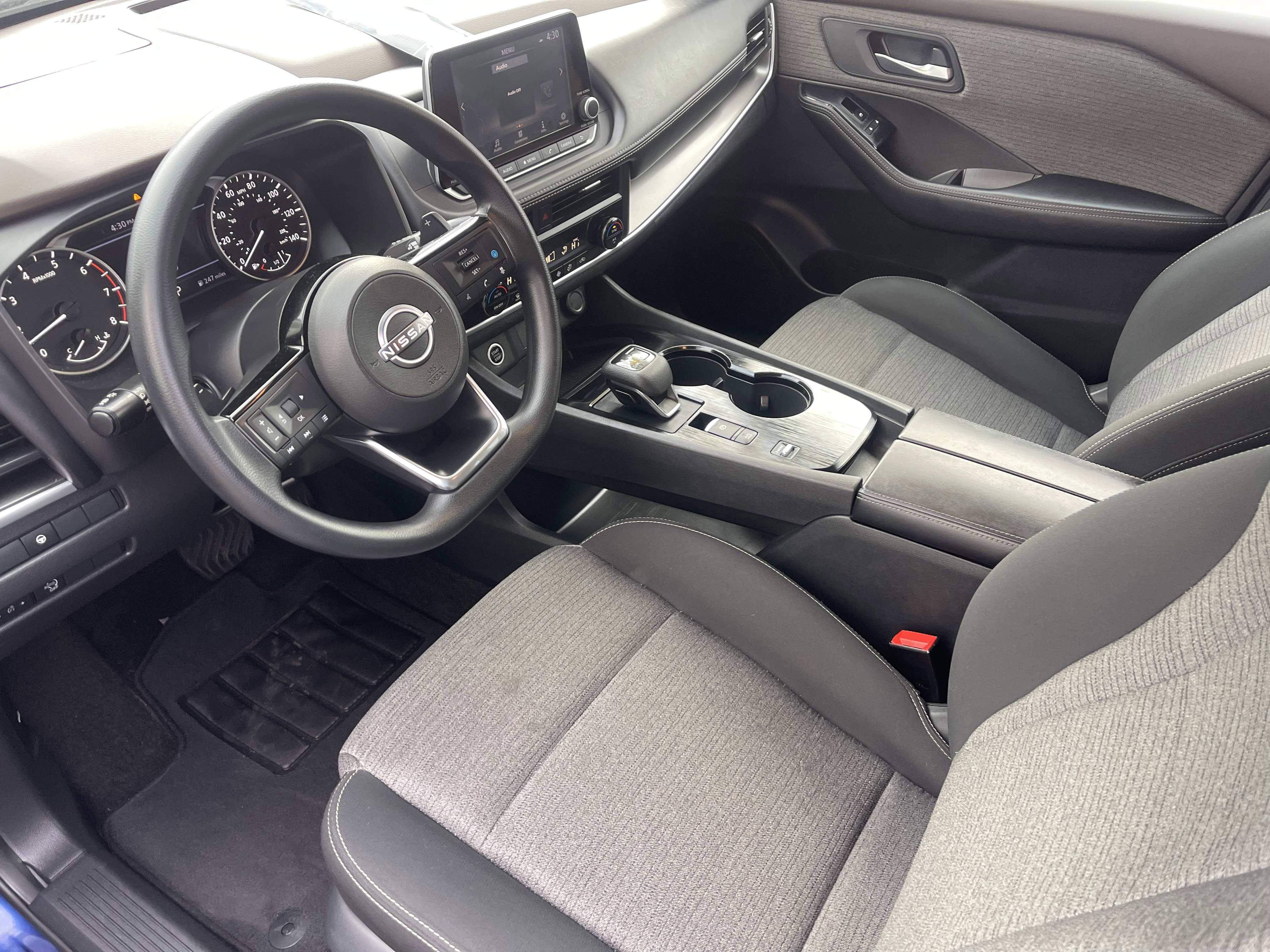 Used 2023 Nissan Rogue SV image 16