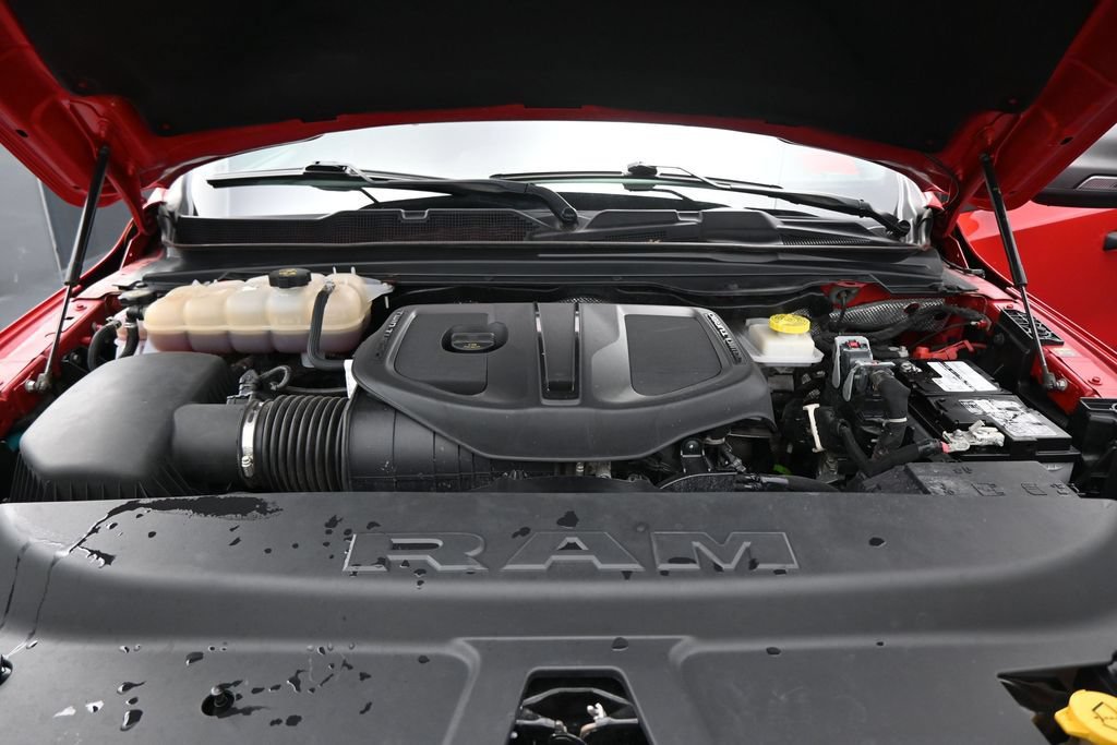 Used 2025 RAM 1500 Big Horn AWD/4WD image 32