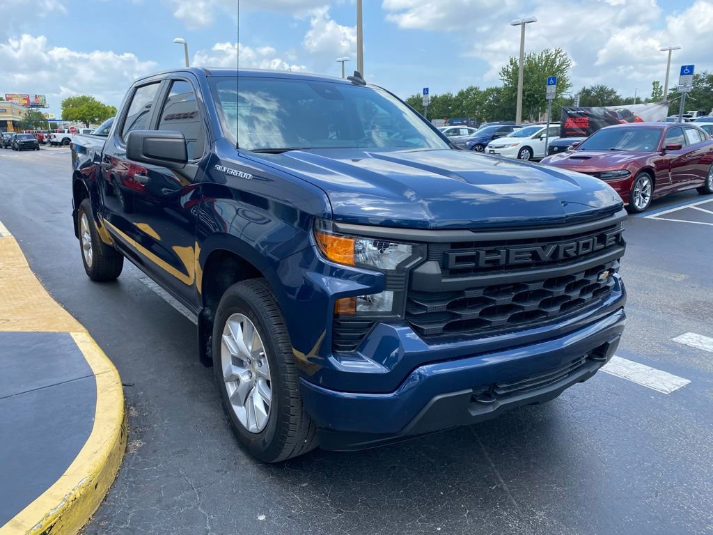 Used 2022 Chevrolet Silverado 1500 Custom RWD image 2