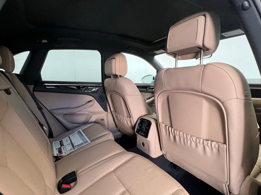 New 2026 Porsche Macan image 24