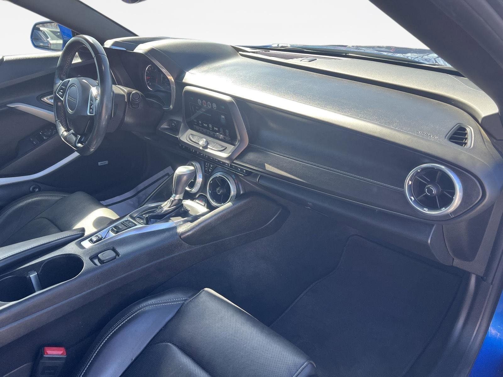 Used 2018 Chevrolet Camaro LT w/ RS Package image 17