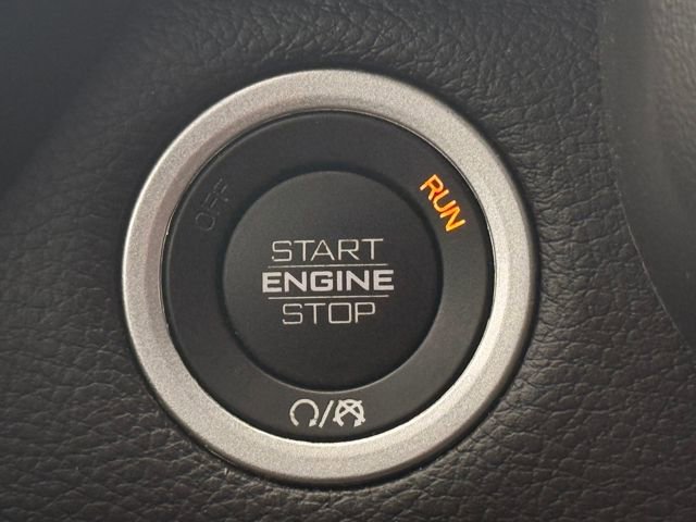 Used 2025 RAM 1500 Laramie image 33